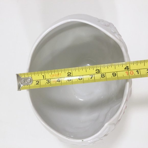 Vintage FTD 1993 Embossed Mother Child Hands White Pink Ceramic Planter Vase - Picture 7 of 8